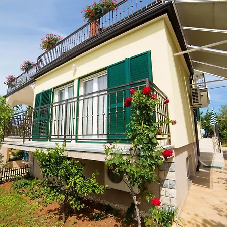 Apartman With Parking Space - 19657 *