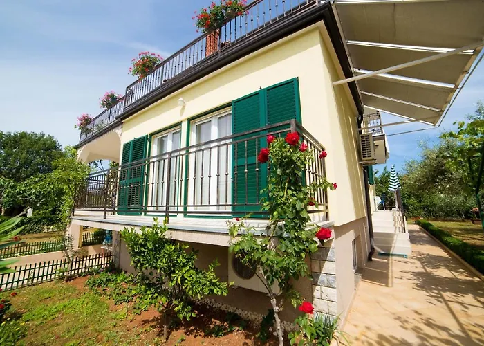 Apartman With Parking Space - 19657 *